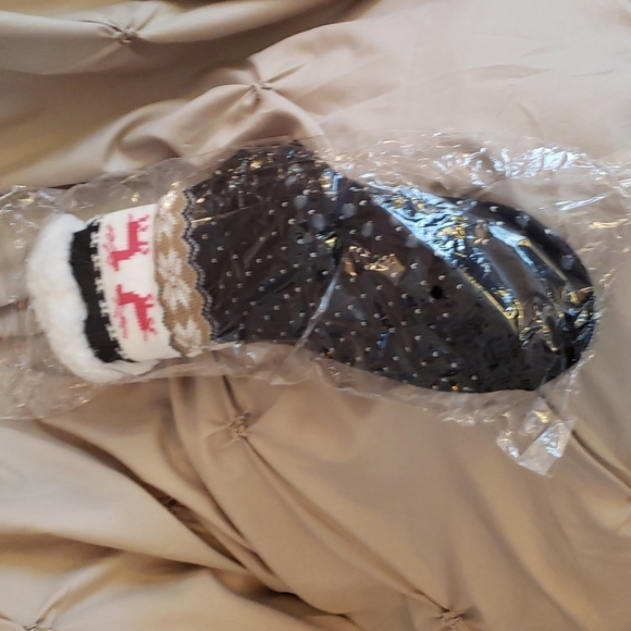 Black Faux Sherpa Knit Slipper Socks with Fairisle Deer Pattern & Traction Dots - Picture 5 of 5